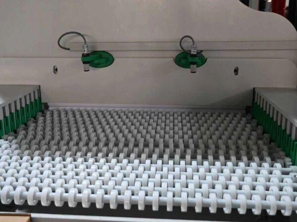 How Conveyor Rollers Help Fix Vibration and Noise Problems in PCB Production Lines