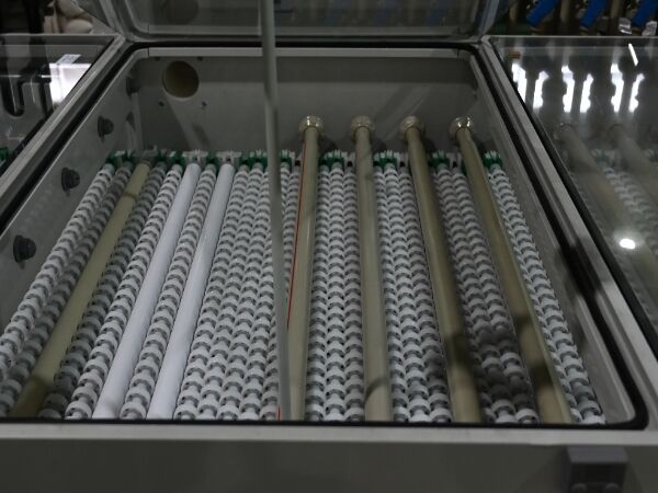 Teflon vs PP rollers for high-temperature PCB stripping – durable heat-resistant rollers comparison for PCB manufacturing efficiency, chemical resistance and long-term production quality